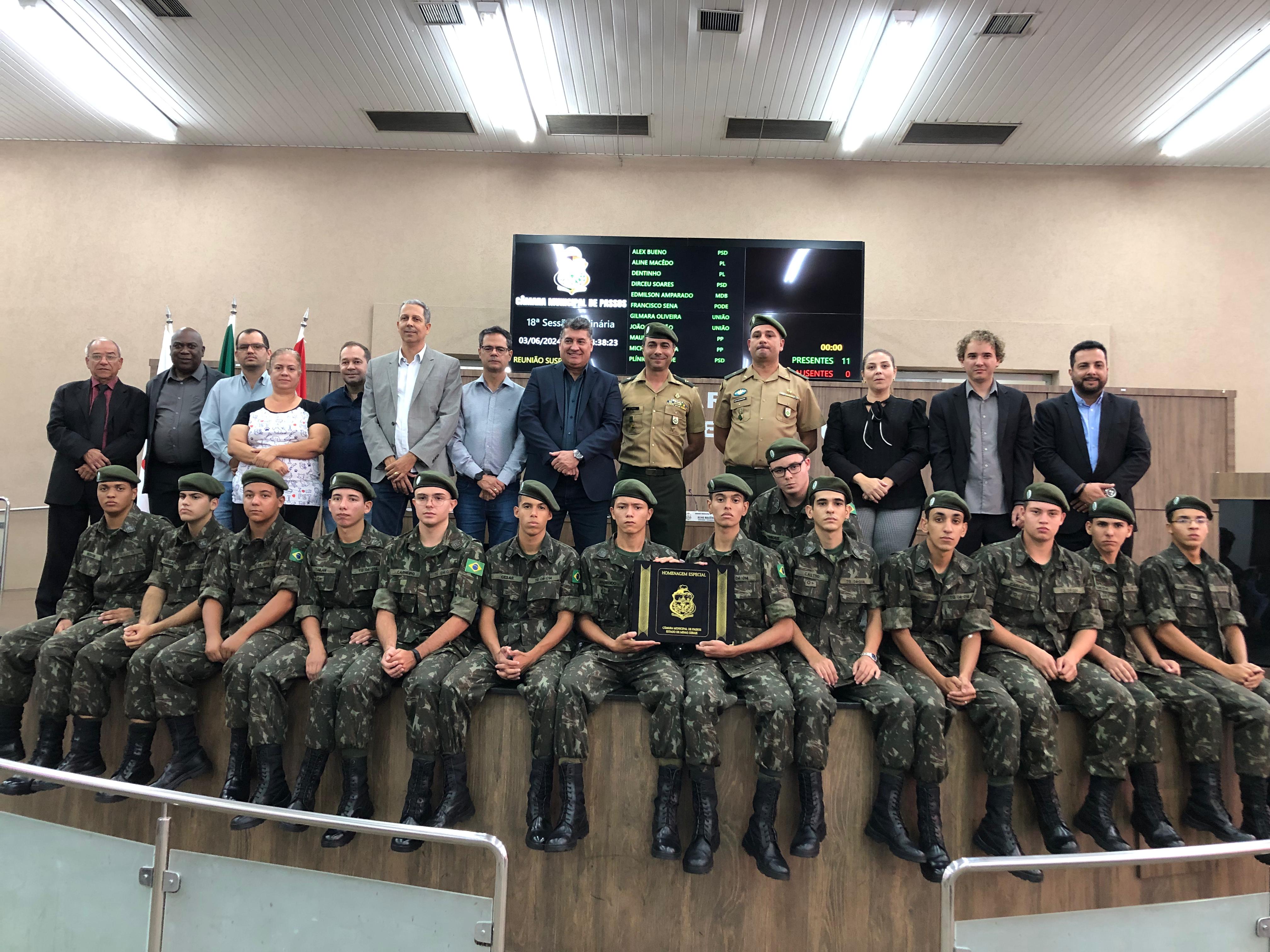 Câmara realiza Moção de Aplausos ao Tiro de Guerra 04-014 de Passos